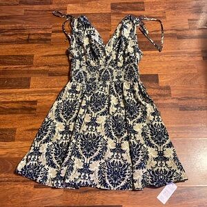 CUPSHE Blue Damask Sleeveless Smocked Waist Mini Dress, Size: Medium